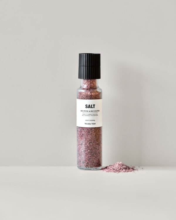 DRUSKA SU RAUDONUOJU VYNU IR LAURO LAPAIS